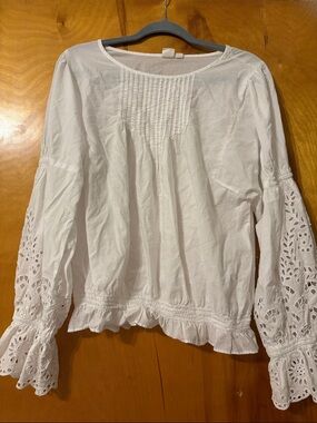 GAP White Eyelet Sleeve Peasant Blouse